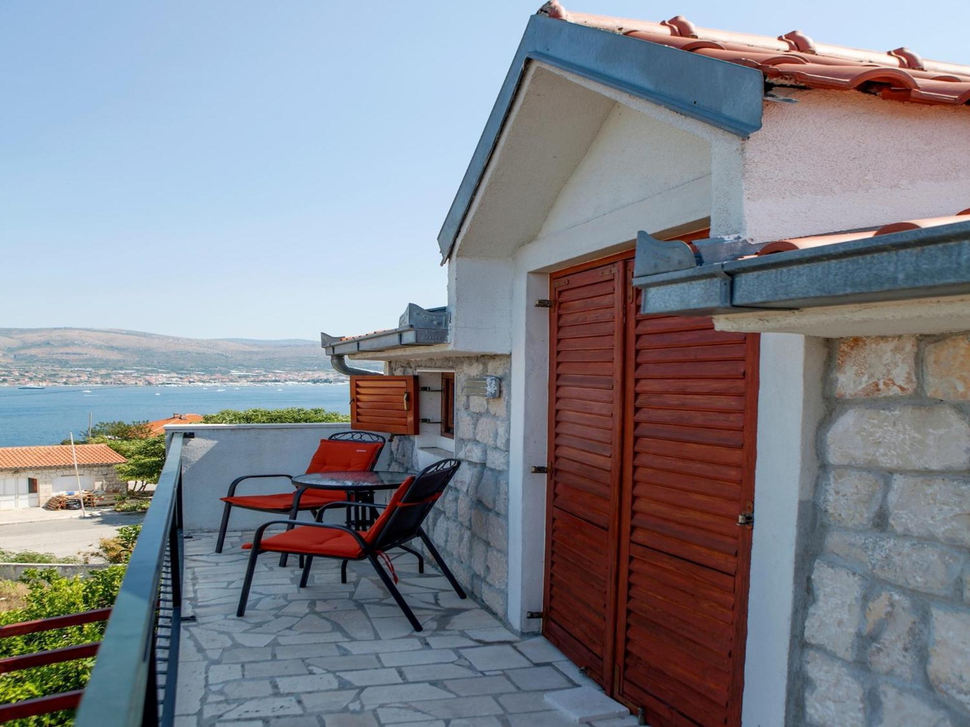 Sea View Apartment In Okrug Donji With Balcony Donji Okrug  Eksteriør billede